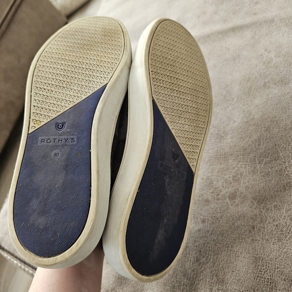 ROTHY'S The Original Slip On Sneaker In Grey Camo. - Picture 8 of 9